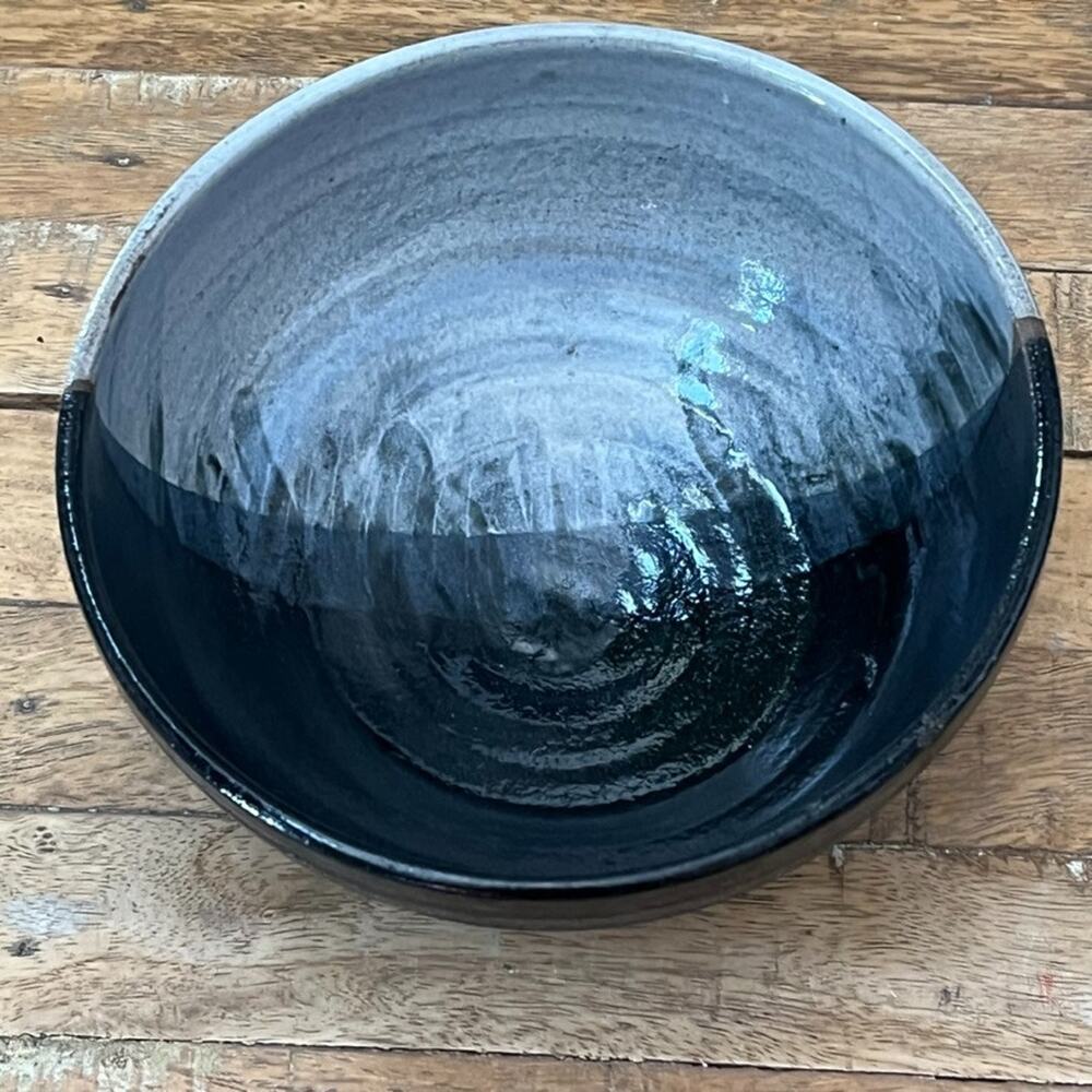 Studio Art Pottery Bowl 7.5" Dark Blue & Ivory Two Tone Glaze Rib Texture - Picture 2 of 12